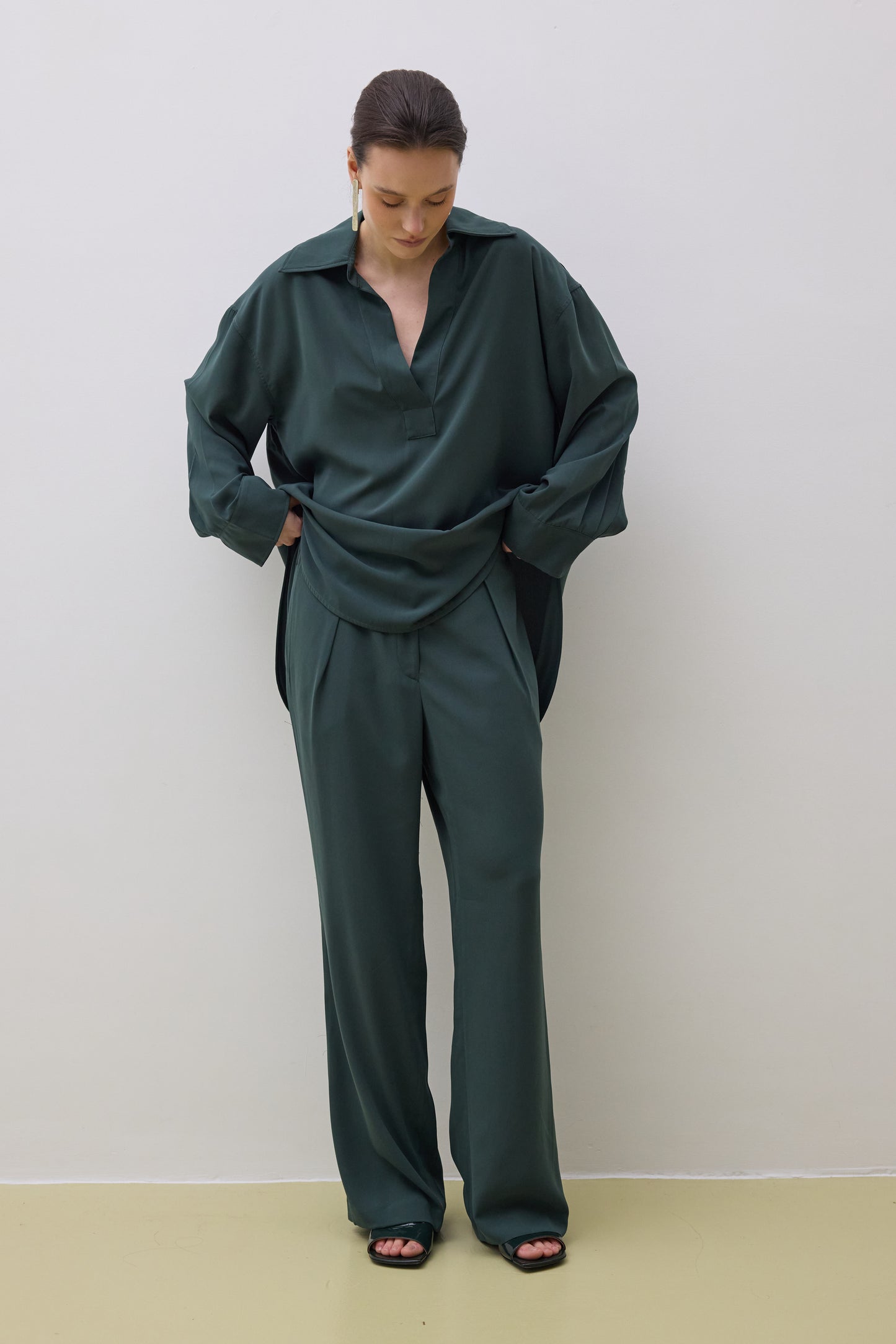 Pants 2 Relaxed Fit Trousers | Green